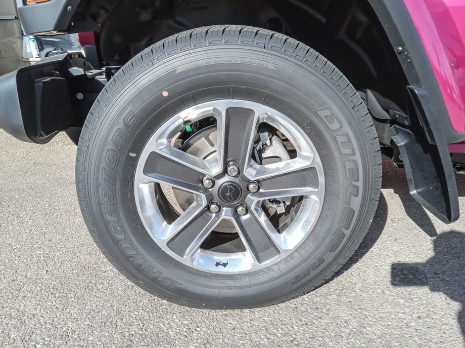 2024 Jeep Gladiator SPORT IN TUSCADERO PEARL EQUIPPED WITH A 3.6L V6 , 8SPD AUTO , 4X4 , CONVENIENCE GROUP , PREMIUM PCKG , HD ELECTRICAL GROUP , HE-5