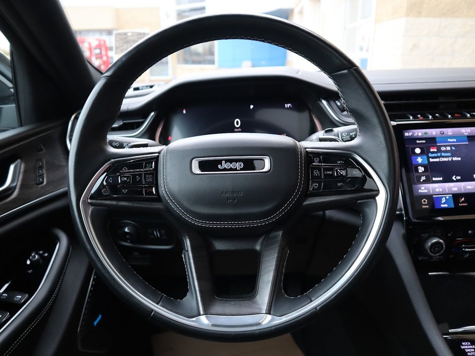 2022 Jeep Grand Cherokee L OVERLAND IN SILVER ZYNITH EQUIPPED WITH A 5.7L HEMI V8 , 4X4 , 8SPD TF AUTO , 10.1INCH W/NAV , 19 SPEAKER MCINTOSH AUDIO , LUXUR-32