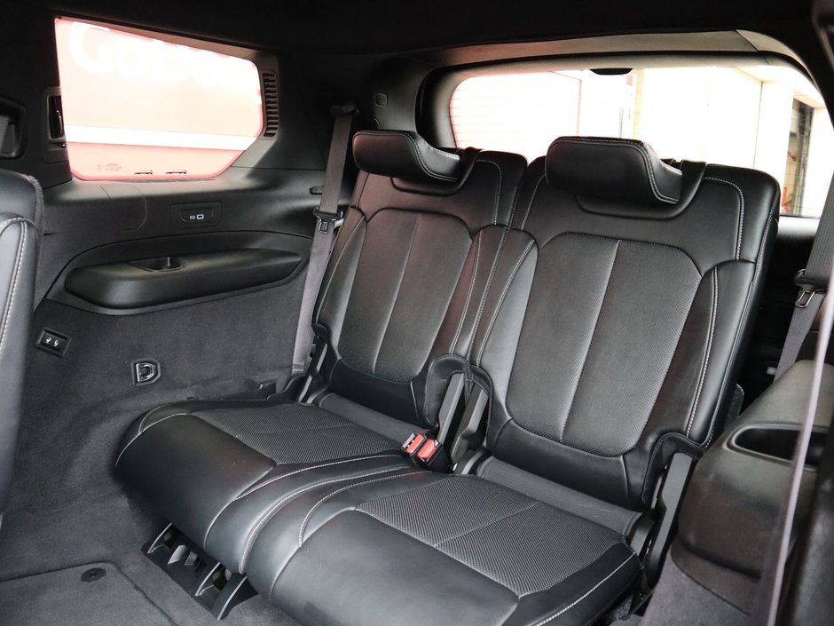 2022 Jeep Grand Cherokee L OVERLAND IN SILVER ZYNITH EQUIPPED WITH A 5.7L HEMI V8 , 4X4 , 8SPD TF AUTO , 10.1INCH W/NAV , 19 SPEAKER MCINTOSH AUDIO , LUXUR-24