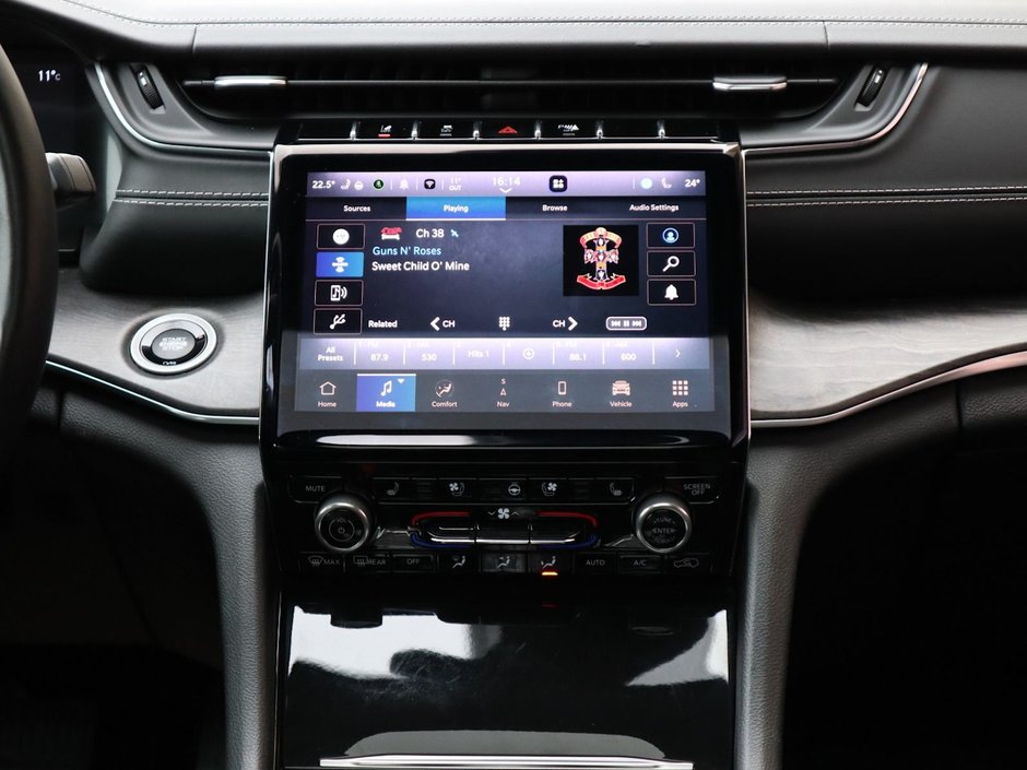 2022 Jeep Grand Cherokee L OVERLAND IN SILVER ZYNITH EQUIPPED WITH A 5.7L HEMI V8 , 4X4 , 8SPD TF AUTO , 10.1INCH W/NAV , 19 SPEAKER MCINTOSH AUDIO , LUXUR-30