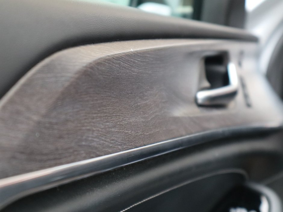 2022 Jeep Grand Cherokee L OVERLAND IN SILVER ZYNITH EQUIPPED WITH A 5.7L HEMI V8 , 4X4 , 8SPD TF AUTO , 10.1INCH W/NAV , 19 SPEAKER MCINTOSH AUDIO , LUXUR-18