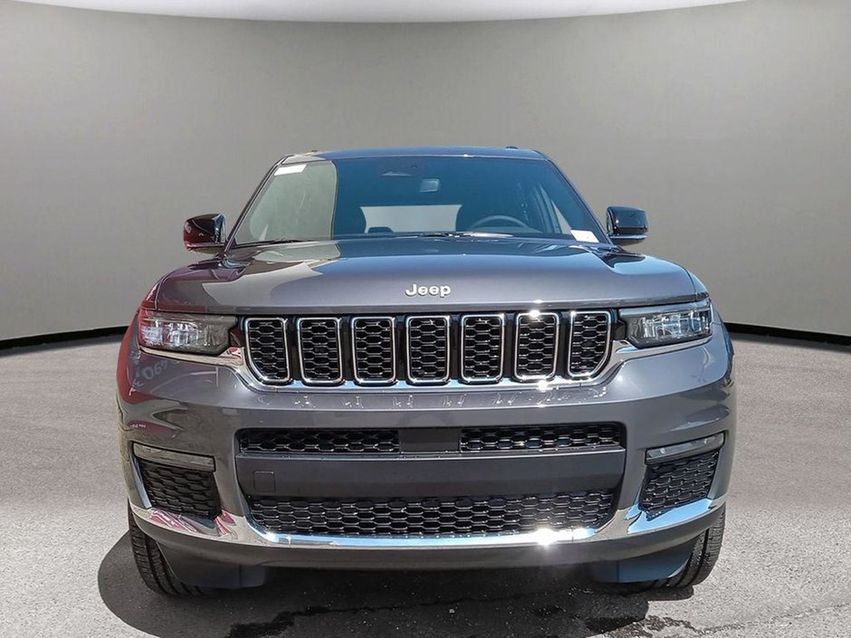 2024 Jeep Grand Cherokee L LIMITED IN BALTIC GREY EQUIPPED WITH A 3.6L V6 , 4X4 , 8SPD TF AUTO , 20INCH RIMS , PANO SUNROOF , LEATHERETTE HEATED SEATS + SW-1