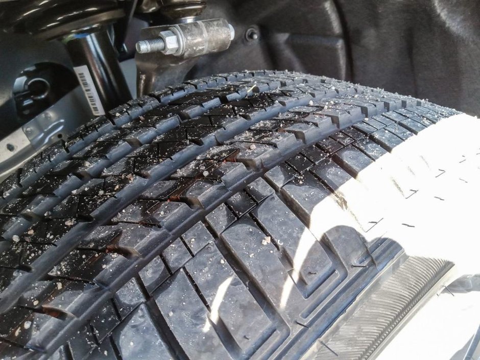 2024 Jeep Grand Cherokee L LIMITED IN BALTIC GREY EQUIPPED WITH A 3.6L V6 , 4X4 , 8SPD TF AUTO , 20INCH RIMS , PANO SUNROOF , LEATHERETTE HEATED SEATS + SW-6