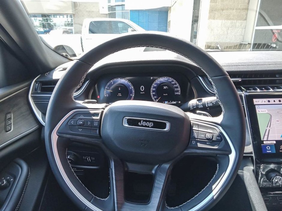 2024 Jeep Grand Cherokee L LIMITED IN BALTIC GREY EQUIPPED WITH A 3.6L V6 , 4X4 , 8SPD TF AUTO , 20INCH RIMS , PANO SUNROOF , LEATHERETTE HEATED SEATS + SW-13