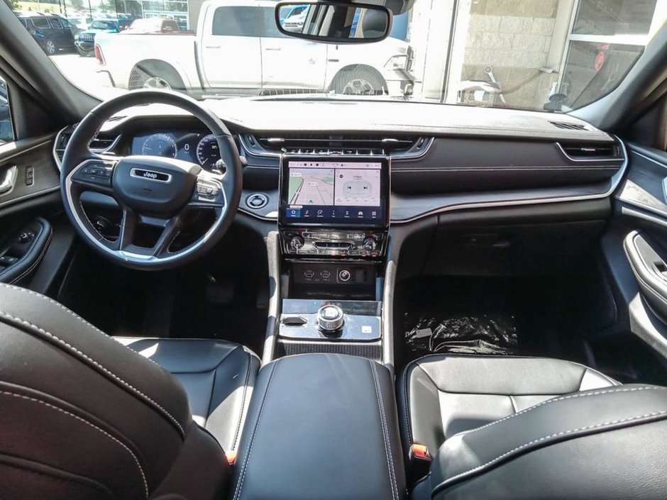 2024 Jeep Grand Cherokee L LIMITED IN BALTIC GREY EQUIPPED WITH A 3.6L V6 , 4X4 , 8SPD TF AUTO , 20INCH RIMS , PANO SUNROOF , LEATHERETTE HEATED SEATS + SW-23