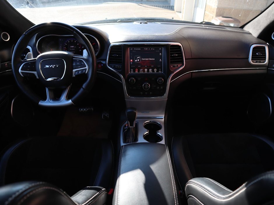 2016 Jeep Grand Cherokee SRT IN BRILLIANT BLACK EQUIPPED WITH A 6.4L SRT V8 , 4X4 , 8SPD TF AUTO , PANORAMIC SUNROOF , 19 SPEAKER HK AUDIO , 20INCH RIMS-22