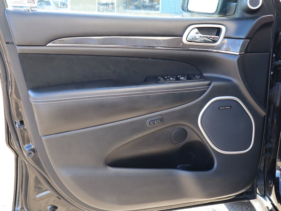 2016 Jeep Grand Cherokee SRT IN BRILLIANT BLACK EQUIPPED WITH A 6.4L SRT V8 , 4X4 , 8SPD TF AUTO , PANORAMIC SUNROOF , 19 SPEAKER HK AUDIO , 20INCH RIMS-13