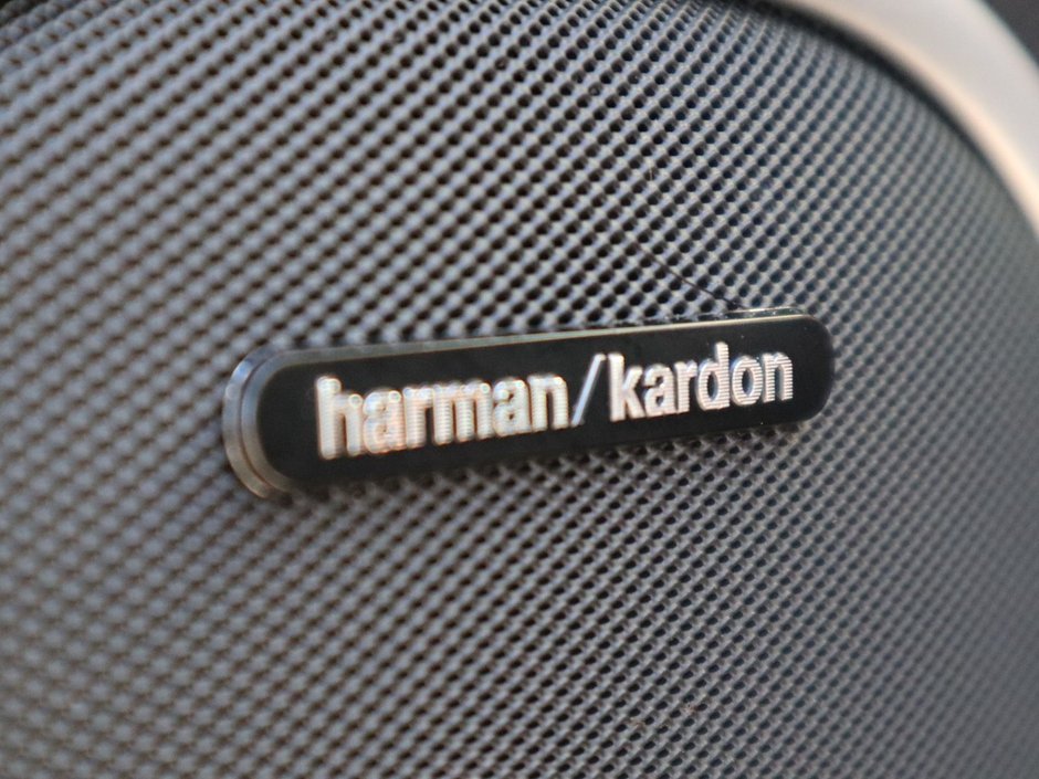 2016 Jeep Grand Cherokee SRT IN BRILLIANT BLACK EQUIPPED WITH A 6.4L SRT V8 , 4X4 , 8SPD TF AUTO , PANORAMIC SUNROOF , 19 SPEAKER HK AUDIO , 20INCH RIMS-15