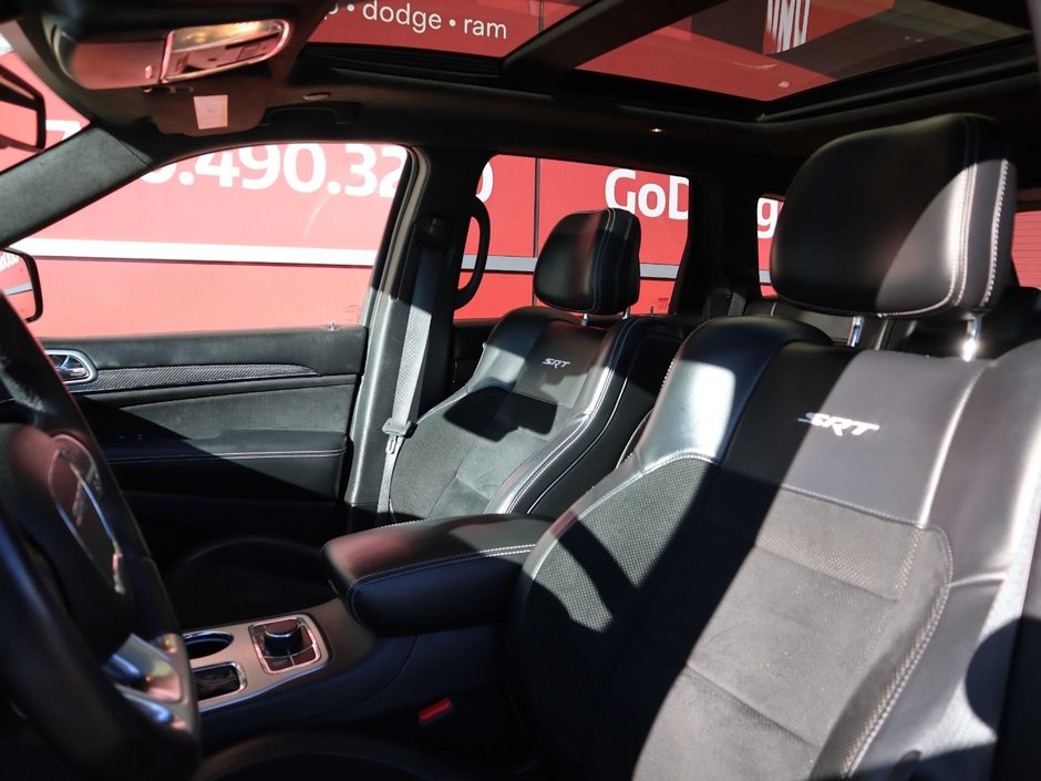 2016 Jeep Grand Cherokee SRT IN BRILLIANT BLACK EQUIPPED WITH A 6.4L SRT V8 , 4X4 , 8SPD TF AUTO , PANORAMIC SUNROOF , 19 SPEAKER HK AUDIO , 20INCH RIMS-16