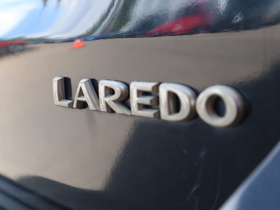 2020 Jeep Grand Cherokee LAREDO IN DIAMOND BLACK EQUIPPED WITH A 3.6L V6 , 4X4 , 8SPD TF AUTO , BACKUP CAM , BSM/RCPD , PARK SENSE REAR , KEYLESS ENTRY W-13