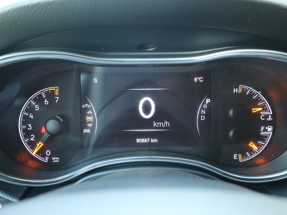 2021 Jeep Grand Cherokee LAREDO IN BRIGHT WHITE EQUIPPED 3.6L V6 , 4X4 , 8SPD TF AUTO , BSM/RCPD , BACKUP CAM , PARK SENSE REAR , HEATED SEATS + SW , KEY-24