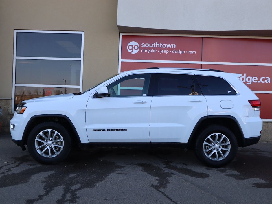 2021 Jeep Grand Cherokee LAREDO IN BRIGHT WHITE EQUIPPED 3.6L V6 , 4X4 , 8SPD TF AUTO , BSM/RCPD , BACKUP CAM , PARK SENSE REAR , HEATED SEATS + SW , KEY-5