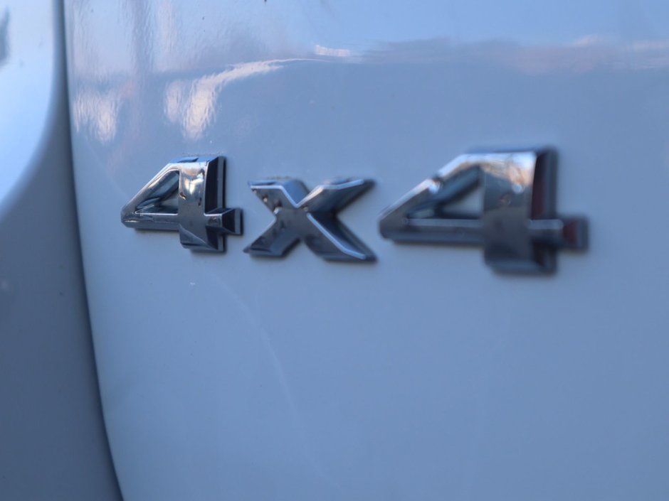 2021 Jeep Grand Cherokee LAREDO IN BRIGHT WHITE EQUIPPED 3.6L V6 , 4X4 , 8SPD TF AUTO , BSM/RCPD , BACKUP CAM , PARK SENSE REAR , HEATED SEATS + SW , KEY-12