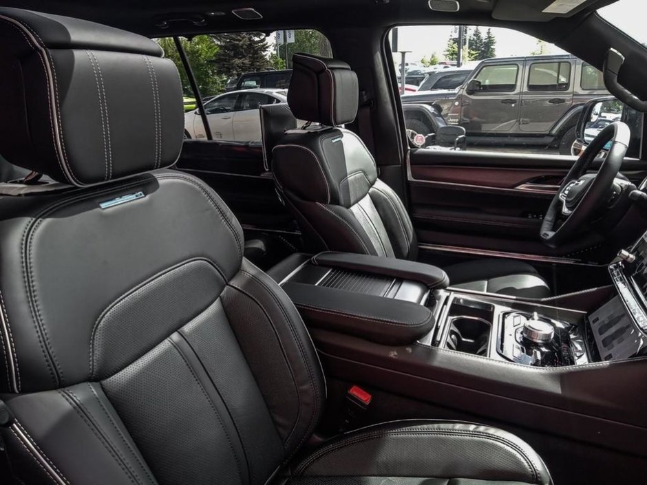 2024 Jeep Grand Wagoneer L SERIES II OBSIDIAN IN DIAMOND BLACK EQUIPPED WITH A 3.0L HURRICANE TWIN TURBO V6 , 4X4 , 8SPD AUTO , DUAL SEATBACK DVD ENTERTAIN-21
