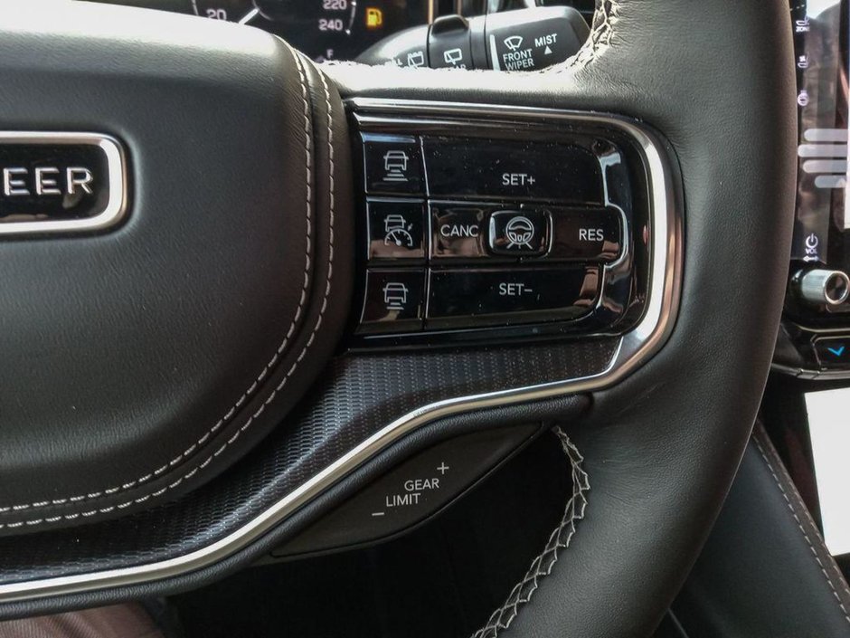 2024 Jeep Grand Wagoneer SERIES II OBSIDIAN IN BALTIC GREY EQUIPPED WITH A 3.0L TWIN TURBO I6 , 4X4 , 8SPD AUTO , FLEX SEATING GROUP , CONVENIENCE GROUP-15