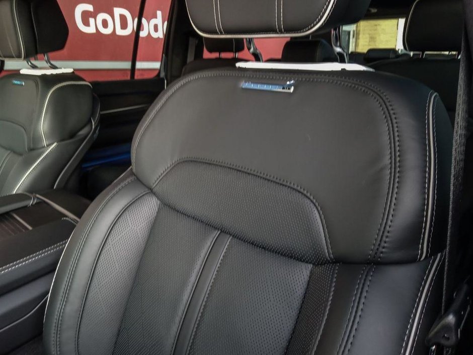 2024 Jeep Grand Wagoneer SERIES II OBSIDIAN IN BALTIC GREY EQUIPPED WITH A 3.0L TWIN TURBO I6 , 4X4 , 8SPD AUTO , FLEX SEATING GROUP , CONVENIENCE GROUP-19