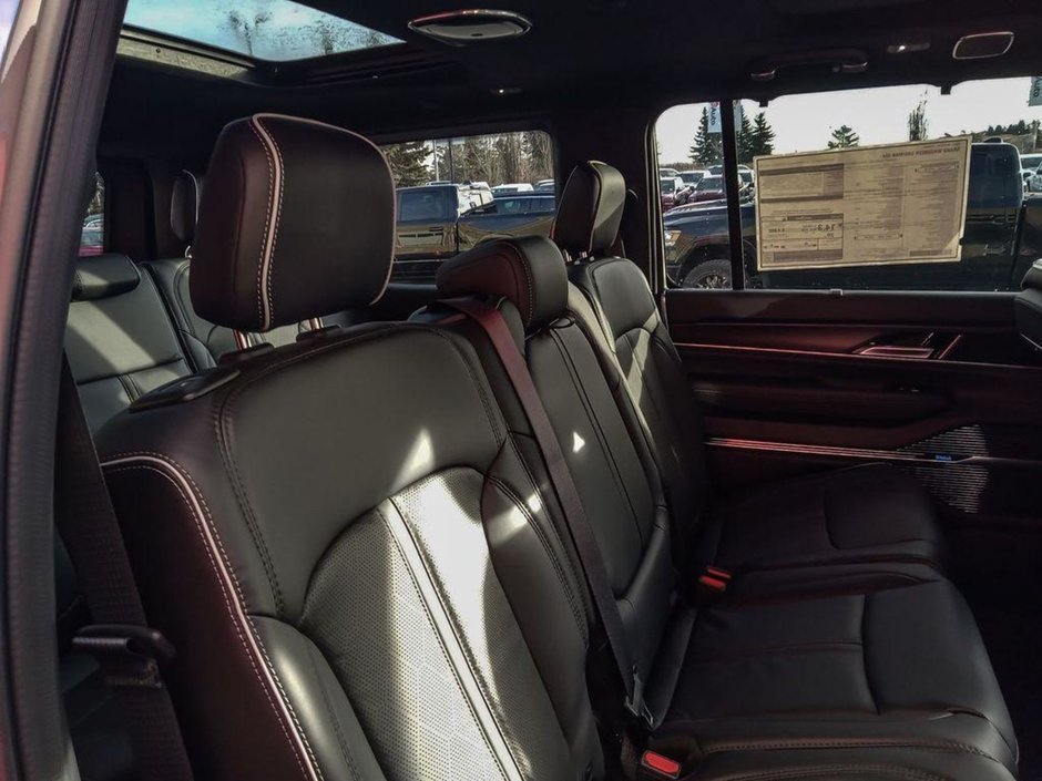 2024 Jeep Grand Wagoneer SERIES II OBSIDIAN IN BALTIC GREY EQUIPPED WITH A 3.0L TWIN TURBO I6 , 4X4 , 8SPD AUTO , FLEX SEATING GROUP , CONVENIENCE GROUP-22