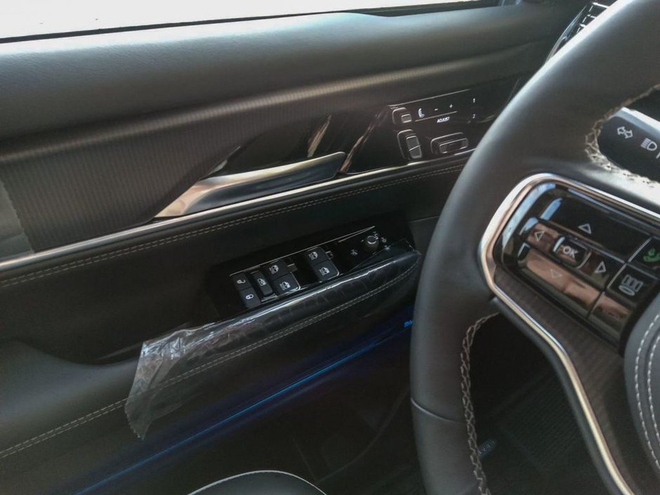 2024 Jeep Grand Wagoneer SERIES II OBSIDIAN IN BALTIC GREY EQUIPPED WITH A 3.0L TWIN TURBO I6 , 4X4 , 8SPD AUTO , FLEX SEATING GROUP , CONVENIENCE GROUP-16