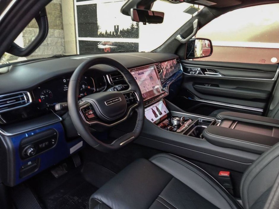 2024 Jeep Grand Wagoneer SERIES II OBSIDIAN IN BALTIC GREY EQUIPPED WITH A 3.0L TWIN TURBO I6 , 4X4 , 8SPD AUTO , FLEX SEATING GROUP , CONVENIENCE GROUP-12