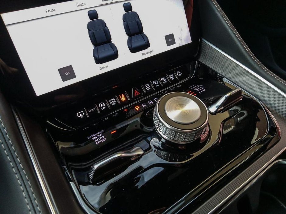 2024 Jeep Grand Wagoneer SERIES II OBSIDIAN IN BALTIC GREY EQUIPPED WITH A 3.0L TWIN TURBO I6 , 4X4 , 8SPD AUTO , FLEX SEATING GROUP , CONVENIENCE GROUP-17