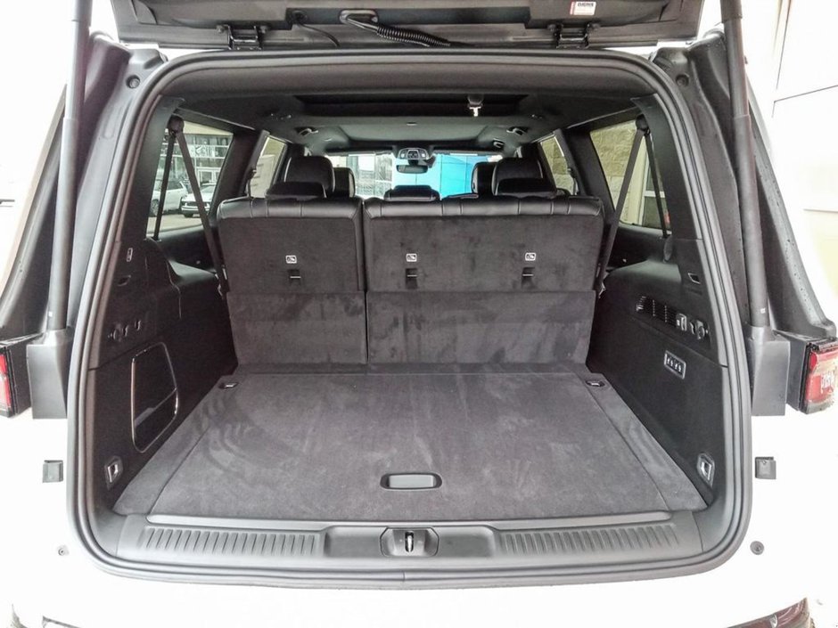 2024 Jeep Wagoneer L SERIES II CARBIDE IN BRIGHT WHITE EQUIPPED WITH A 3.0L TWIN TURBO I6 , 4X4 , 8SPD AUTO , 22INVH RIMS , FLEX SEATING GROUP , THRE-11