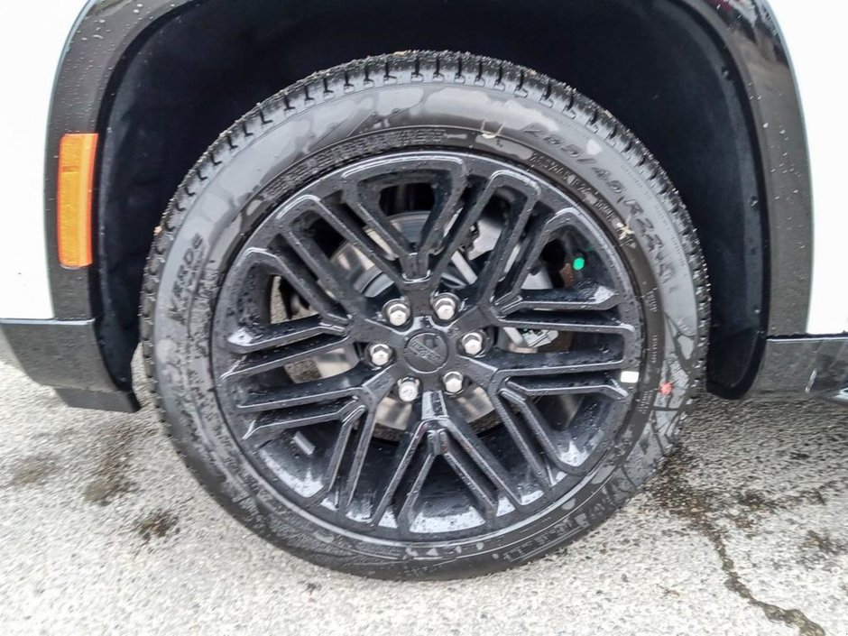 2024 Jeep Wagoneer L SERIES II CARBIDE IN BRIGHT WHITE EQUIPPED WITH A 3.0L TWIN TURBO I6 , 4X4 , 8SPD AUTO , 22INVH RIMS , FLEX SEATING GROUP , THRE-5