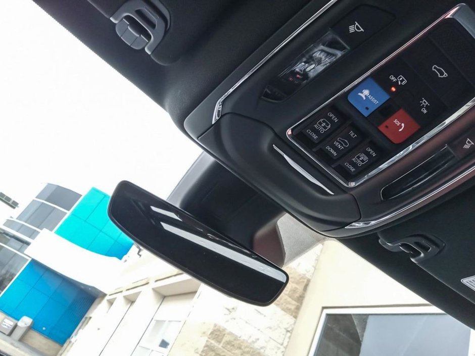 2024 Jeep Wagoneer L SERIES II CARBIDE IN BRIGHT WHITE EQUIPPED WITH A 3.0L TWIN TURBO I6 , 4X4 , 8SPD AUTO , 22INVH RIMS , FLEX SEATING GROUP , THRE-20