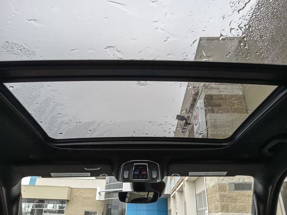 2024 Jeep Wagoneer L SERIES II CARBIDE IN BRIGHT WHITE EQUIPPED WITH A 3.0L TWIN TURBO I6 , 4X4 , 8SPD AUTO , 22INVH RIMS , FLEX SEATING GROUP , THRE-25