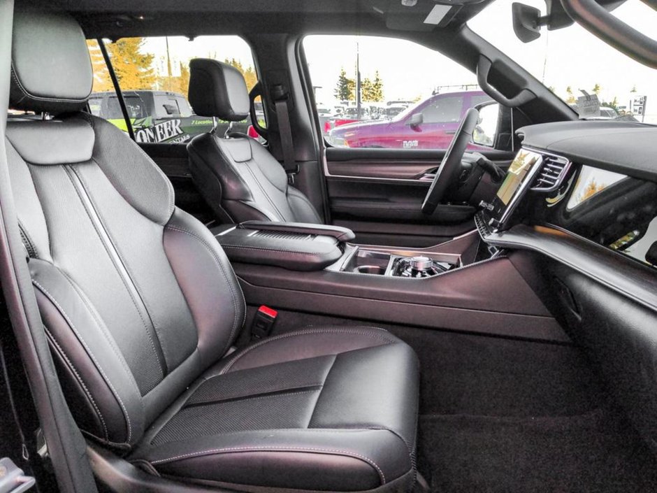 2023 Jeep WAGONEER Series III, 3.0L I6 HURRICAN TWIN TURBO, QUADRA-LIFT AIR SUSPENSION, SURROUND VIEW CAMERA SYSTEM, ADAPTIVE CRUISE W/ STOP'N'GO,-24