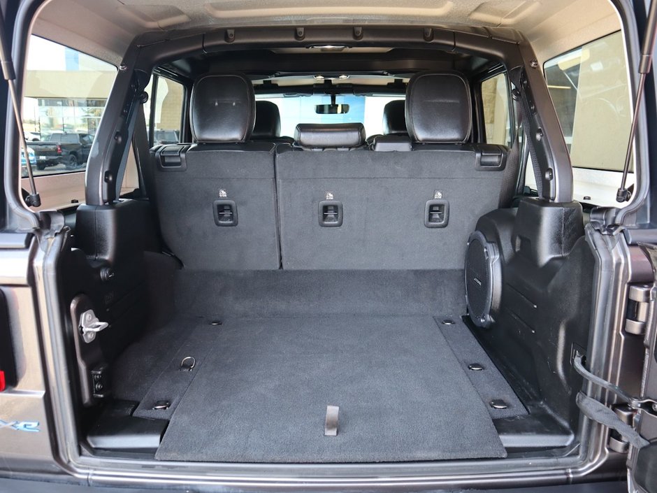 2022 Jeep Wrangler 4xe UNLIMITED RUBICON 4XE IN GRANITE METALLIC EQUIPPED WITH A 2.0L TURBO I4 PHEV , 4X4 , 8SPD TF AUTO , SAFETY GROUP , OFF ROAD CAM-21