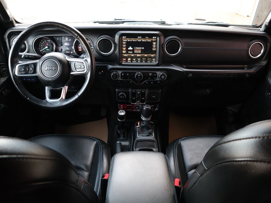 2022 Jeep Wrangler 4xe UNLIMITED RUBICON 4XE IN GRANITE METALLIC EQUIPPED WITH A 2.0L TURBO I4 PHEV , 4X4 , 8SPD TF AUTO , SAFETY GROUP , OFF ROAD CAM-24