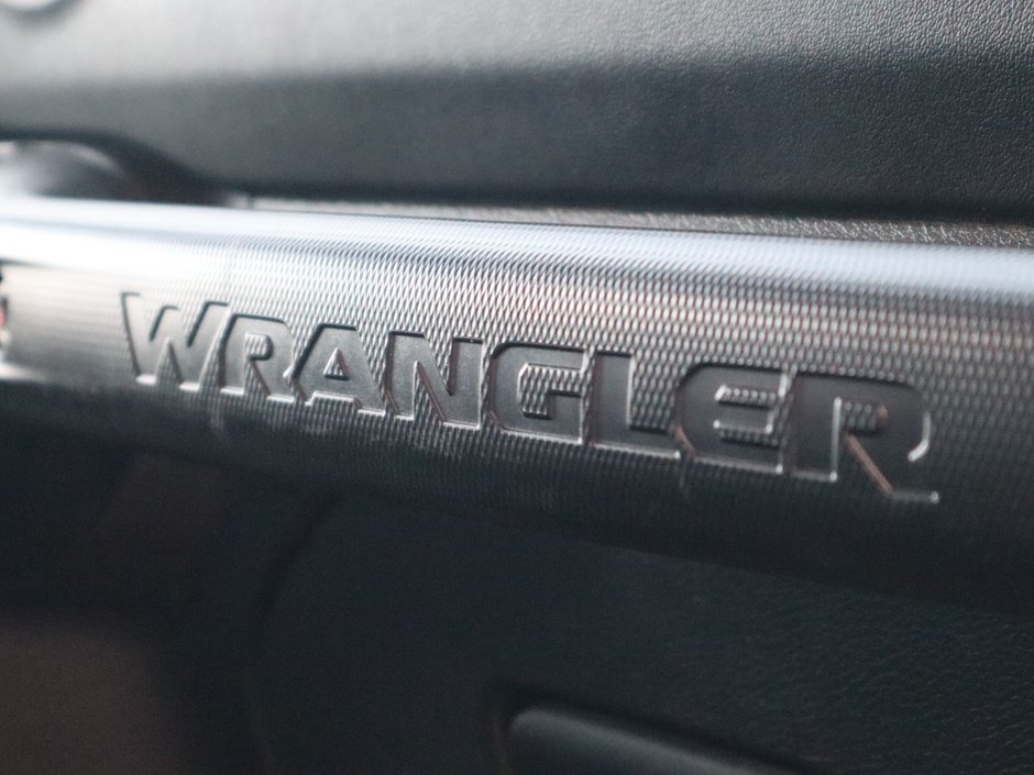 2022 Jeep Wrangler 4xe UNLIMITED RUBICON 4XE IN GRANITE METALLIC EQUIPPED WITH A 2.0L TURBO I4 PHEV , 4X4 , 8SPD TF AUTO , SAFETY GROUP , OFF ROAD CAM-23