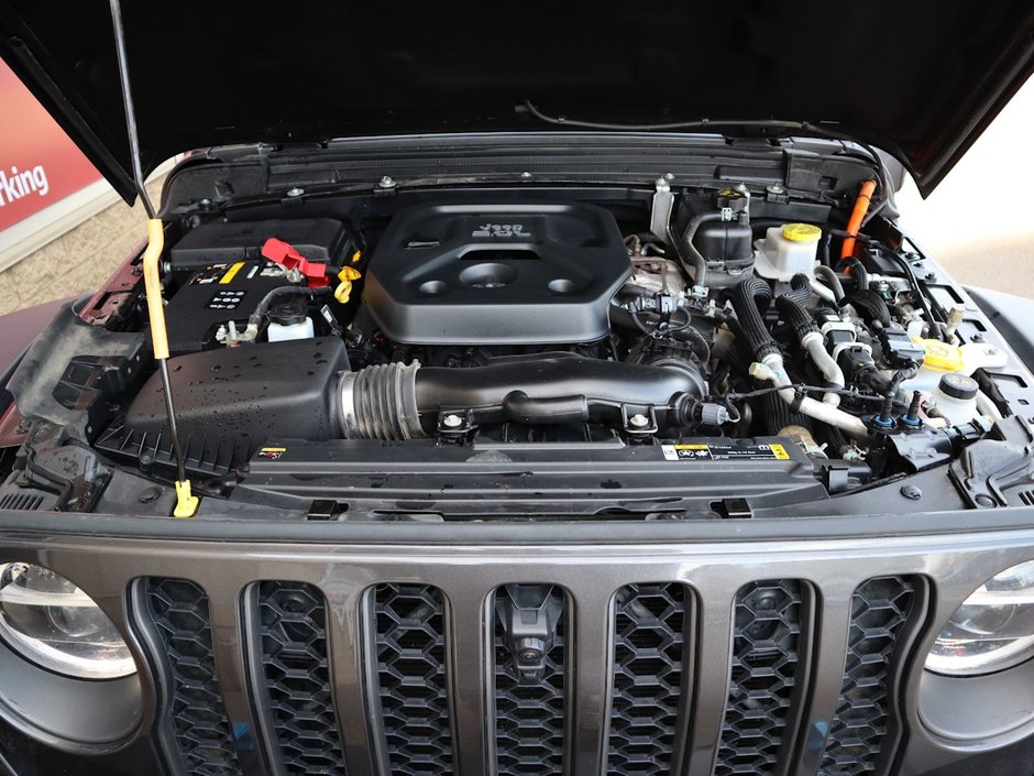 2022 Jeep Wrangler 4xe UNLIMITED RUBICON 4XE IN GRANITE METALLIC EQUIPPED WITH A 2.0L TURBO I4 PHEV , 4X4 , 8SPD TF AUTO , SAFETY GROUP , OFF ROAD CAM-30