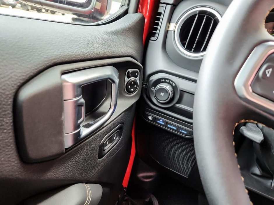 2024 Jeep Wrangler 4xe SAHARA, 2L I-4 TURBO PHEV, 12.3 UCONNECT 5 W/ NAV, ALPINE PREMIUM AUDIO, REMOTE START, ADAPTIVE CRUISE, FRNT HTD SEATS & STEERIN-16