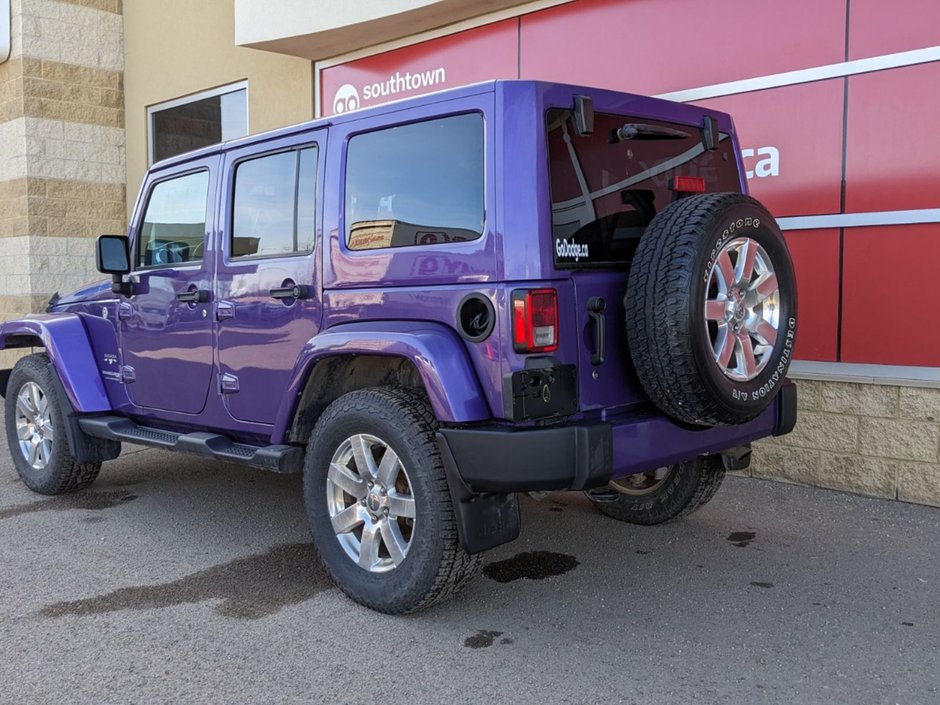 2018 Jeep WRANGLER JK UNLIMITED UNLIMITED SAHARA IN XTREME PURPLE PEARL EQUIPPED WITH A 3.6L V6 , 4X4 , 5SPD AUTO , NAV , 18INCH RIMS , REMOTE START , HARDTOP ,-5