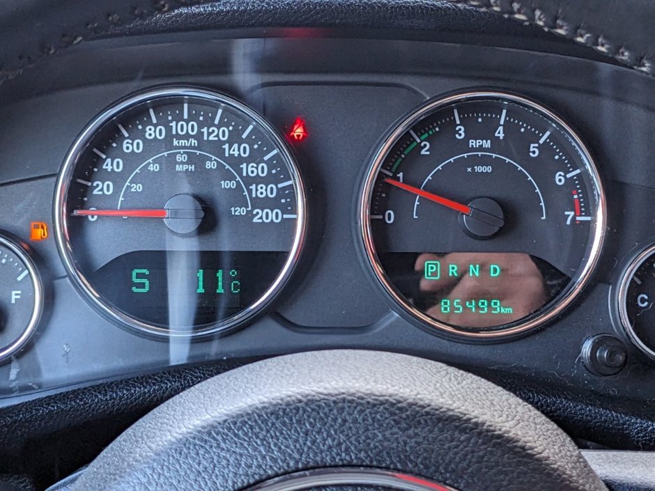 2018 Jeep WRANGLER JK UNLIMITED UNLIMITED SAHARA IN XTREME PURPLE PEARL EQUIPPED WITH A 3.6L V6 , 4X4 , 5SPD AUTO , NAV , 18INCH RIMS , REMOTE START , HARDTOP ,-12