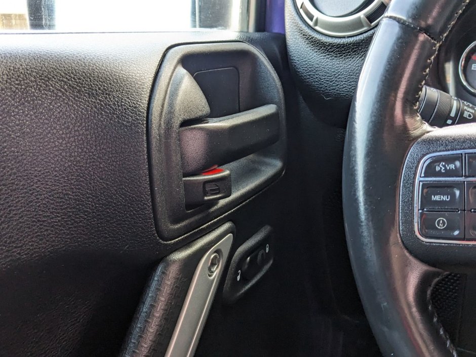 2018 Jeep WRANGLER JK UNLIMITED UNLIMITED SAHARA IN XTREME PURPLE PEARL EQUIPPED WITH A 3.6L V6 , 4X4 , 5SPD AUTO , NAV , 18INCH RIMS , REMOTE START , HARDTOP ,-16