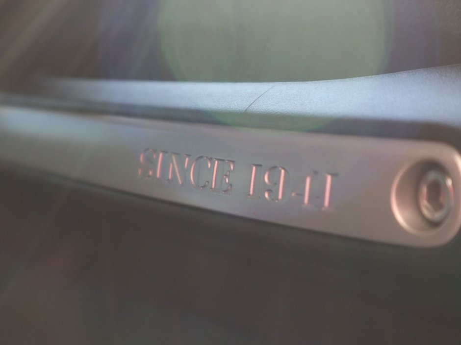 2018 Jeep WRANGLER JK UNLIMITED UNLIMITED SAHARA IN BRIGHT WHITE EQUIPPED WITH A 3.6L V6 , 4X4 , 5SPD AUTO , 18INCH RIMS , REMOTE START , NAV , ANTI SPIN DIFF ,-20