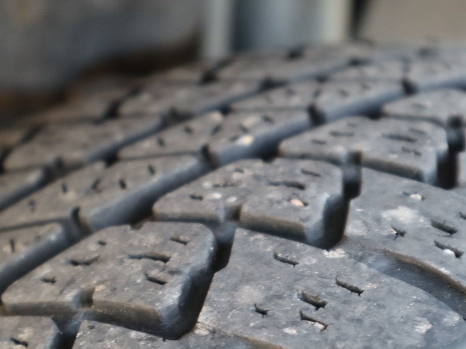 2018 Jeep WRANGLER JK UNLIMITED UNLIMITED SAHARA IN BRIGHT WHITE EQUIPPED WITH A 3.6L V6 , 4X4 , 5SPD AUTO , 18INCH RIMS , REMOTE START , NAV , ANTI SPIN DIFF ,-5