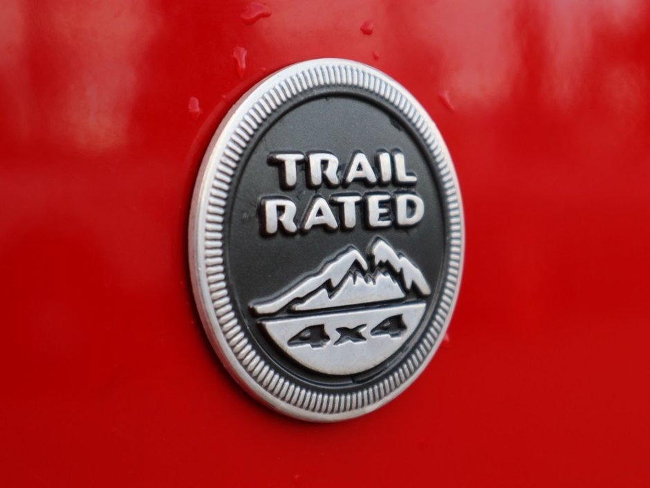 2018 Jeep WRANGLER JK UNLIMITED UNLIMITED SAHARA IN FIRECRACKER RED EQUIPPED WITH A 3.6L V6 , 4X4 , 5SPD AUTO , REMOTE START , AC , HEATED FRONT SEATS , NAV , C-11