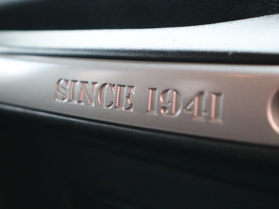 2018 Jeep WRANGLER JK UNLIMITED UNLIMITED SAHARA IN FIRECRACKER RED EQUIPPED WITH A 3.6L V6 , 4X4 , 5SPD AUTO , REMOTE START , AC , HEATED FRONT SEATS , NAV , C-22