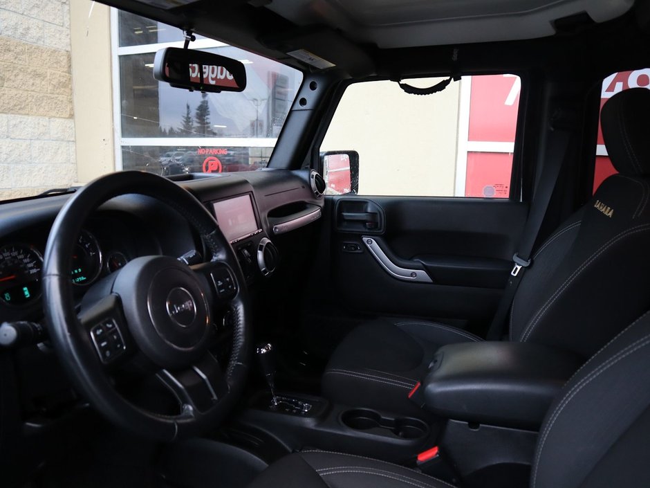 2015 Jeep Wrangler Unlimited UNLIMITED SAHARA IN BLACK EQUIPPED WITH A 3.6L V6 , 4X4 , AUTO TRANSMISSION , 18INCH RIMS , REMOTE START , NAV , HEATED FRONT SE-14