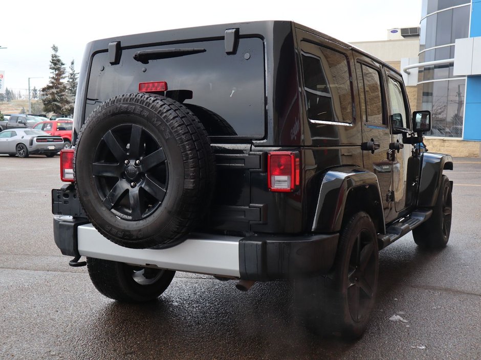 2015 Jeep Wrangler Unlimited UNLIMITED SAHARA IN BLACK EQUIPPED WITH A 3.6L V6 , 4X4 , AUTO TRANSMISSION , 18INCH RIMS , REMOTE START , NAV , HEATED FRONT SE-9