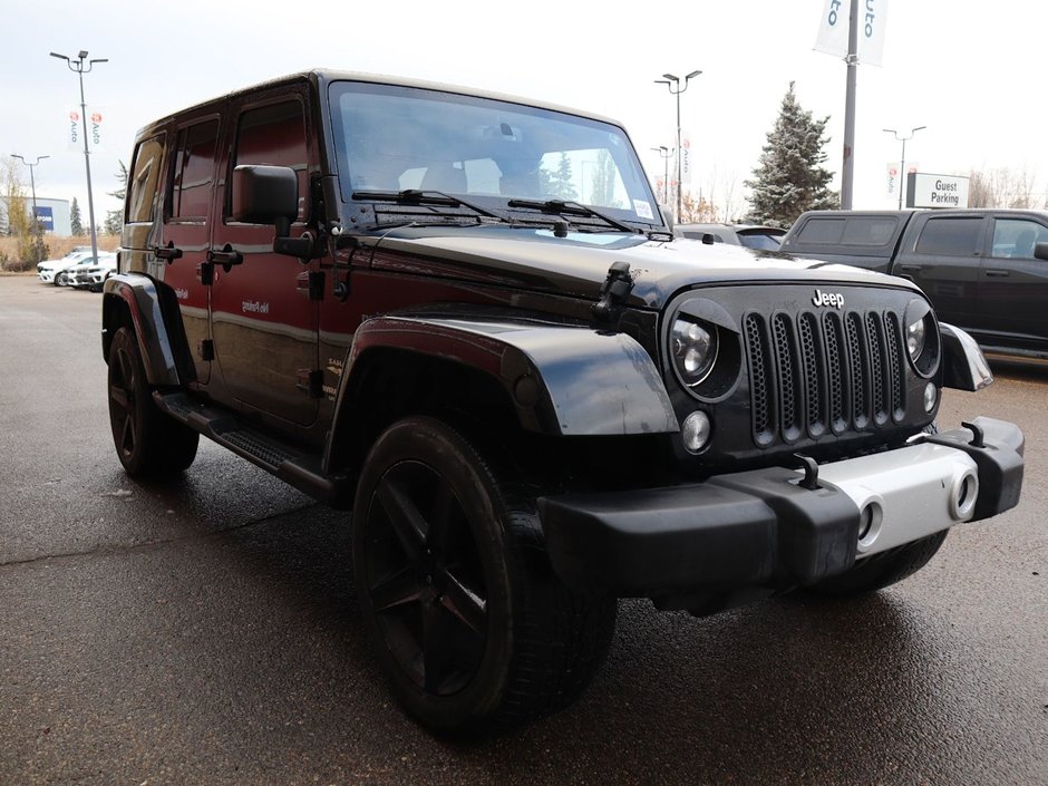 2015 Jeep Wrangler Unlimited UNLIMITED SAHARA IN BLACK EQUIPPED WITH A 3.6L V6 , 4X4 , AUTO TRANSMISSION , 18INCH RIMS , REMOTE START , NAV , HEATED FRONT SE-10