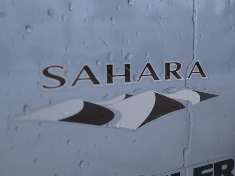 2017 Jeep Wrangler Unlimited UNLIMITED SAHARA IN BILLET METALLIC EQUIPPED WITH A 3.6L V6 , 4X4 , 5SPD AUTO , TRAILER TOW , LED LIGHTING , CONNECTIVITY GROUP-12