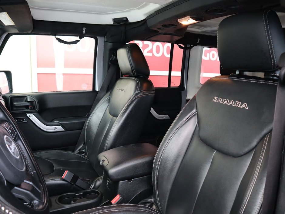 2017 Jeep Wrangler Unlimited UNLIMITED SAHARA IN BILLET METALLIC EQUIPPED WITH A 3.6L V6 , 4X4 , 5SPD AUTO , TRAILER TOW , LED LIGHTING , CONNECTIVITY GROUP-16