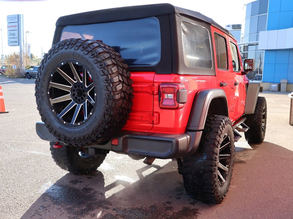 2018 Jeep Wrangler Unlimited UNLIMITED RUBICON IN FIRECRACKER RED EQUIPPED WITH A 3.6L V6 , 4X4 , 8SPD AUTO , 17INCH RIMS , 8.4INCH W/NAV , ALPINE AUDIO , LE-8