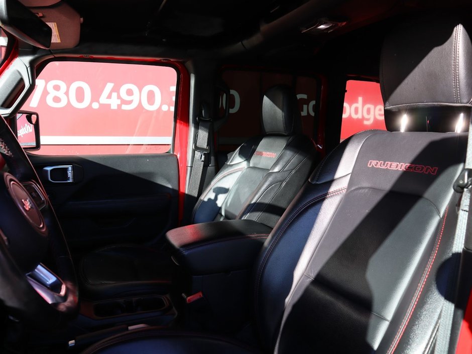 2018 Jeep Wrangler Unlimited UNLIMITED RUBICON IN FIRECRACKER RED EQUIPPED WITH A 3.6L V6 , 4X4 , 8SPD AUTO , 17INCH RIMS , 8.4INCH W/NAV , ALPINE AUDIO , LE-15