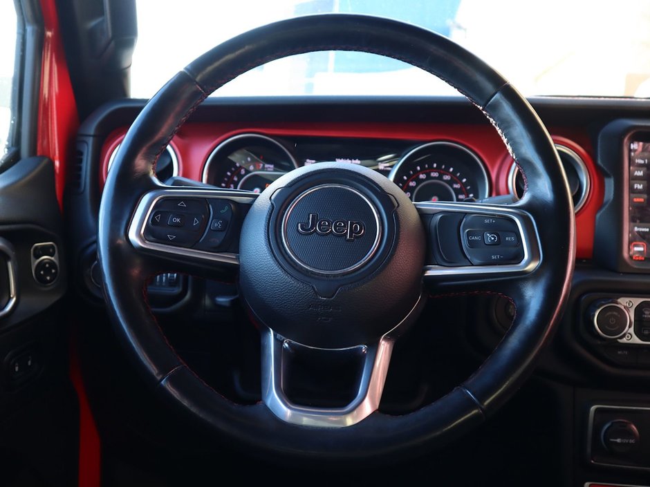 2018 Jeep Wrangler Unlimited UNLIMITED RUBICON IN FIRECRACKER RED EQUIPPED WITH A 3.6L V6 , 4X4 , 8SPD AUTO , 17INCH RIMS , 8.4INCH W/NAV , ALPINE AUDIO , LE-24