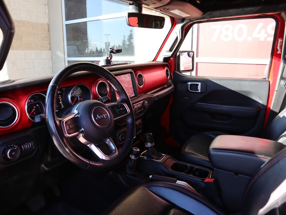 2018 Jeep Wrangler Unlimited UNLIMITED RUBICON IN FIRECRACKER RED EQUIPPED WITH A 3.6L V6 , 4X4 , 8SPD AUTO , 17INCH RIMS , 8.4INCH W/NAV , ALPINE AUDIO , LE-13